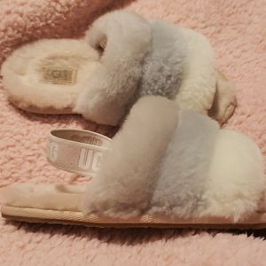 UGG SLIPPERS